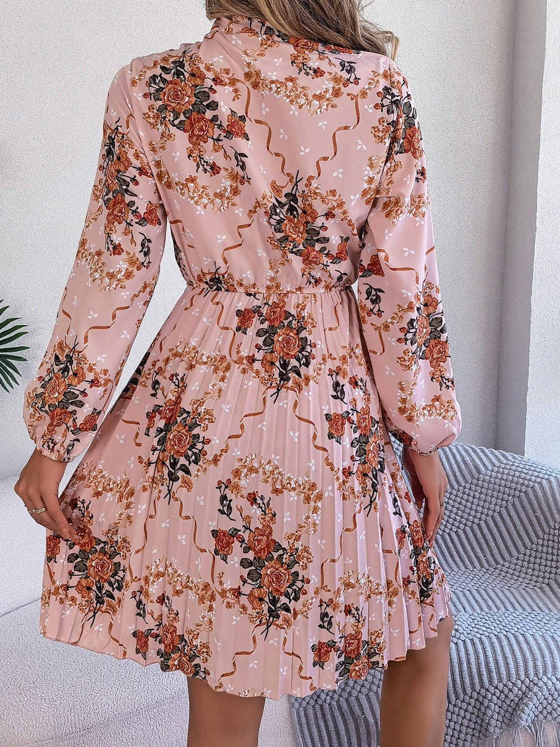 Élowen MuseTie Pleated Dress
