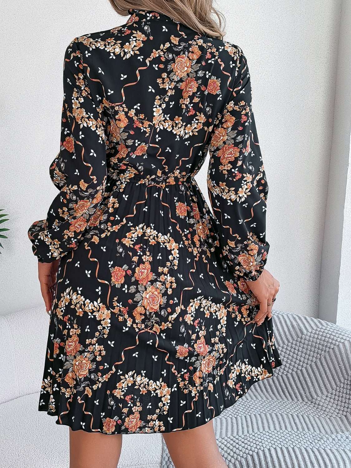 Élowen MuseTie Pleated Dress