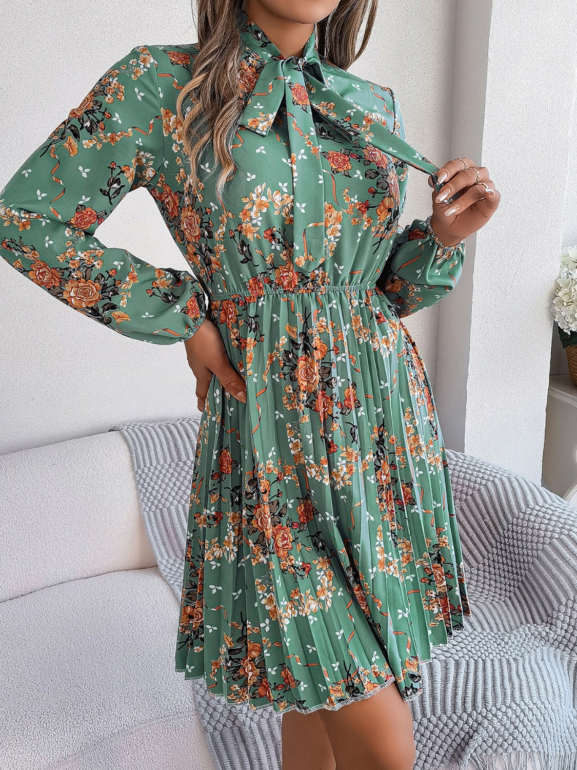 Élowen MuseTie Pleated Dress