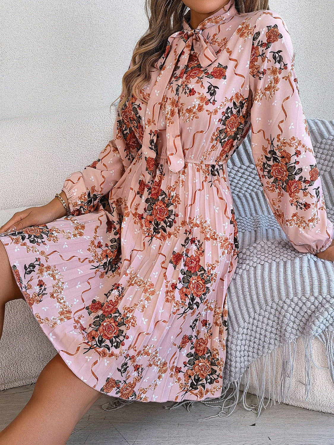Élowen MuseTie Pleated Dress