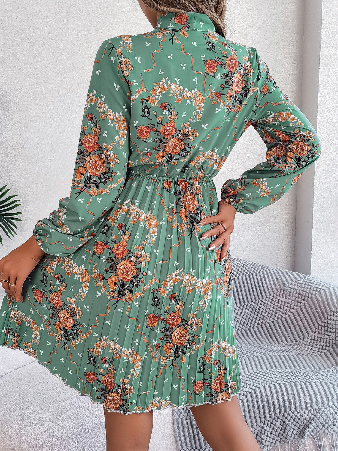 Élowen MuseTie Pleated Dress