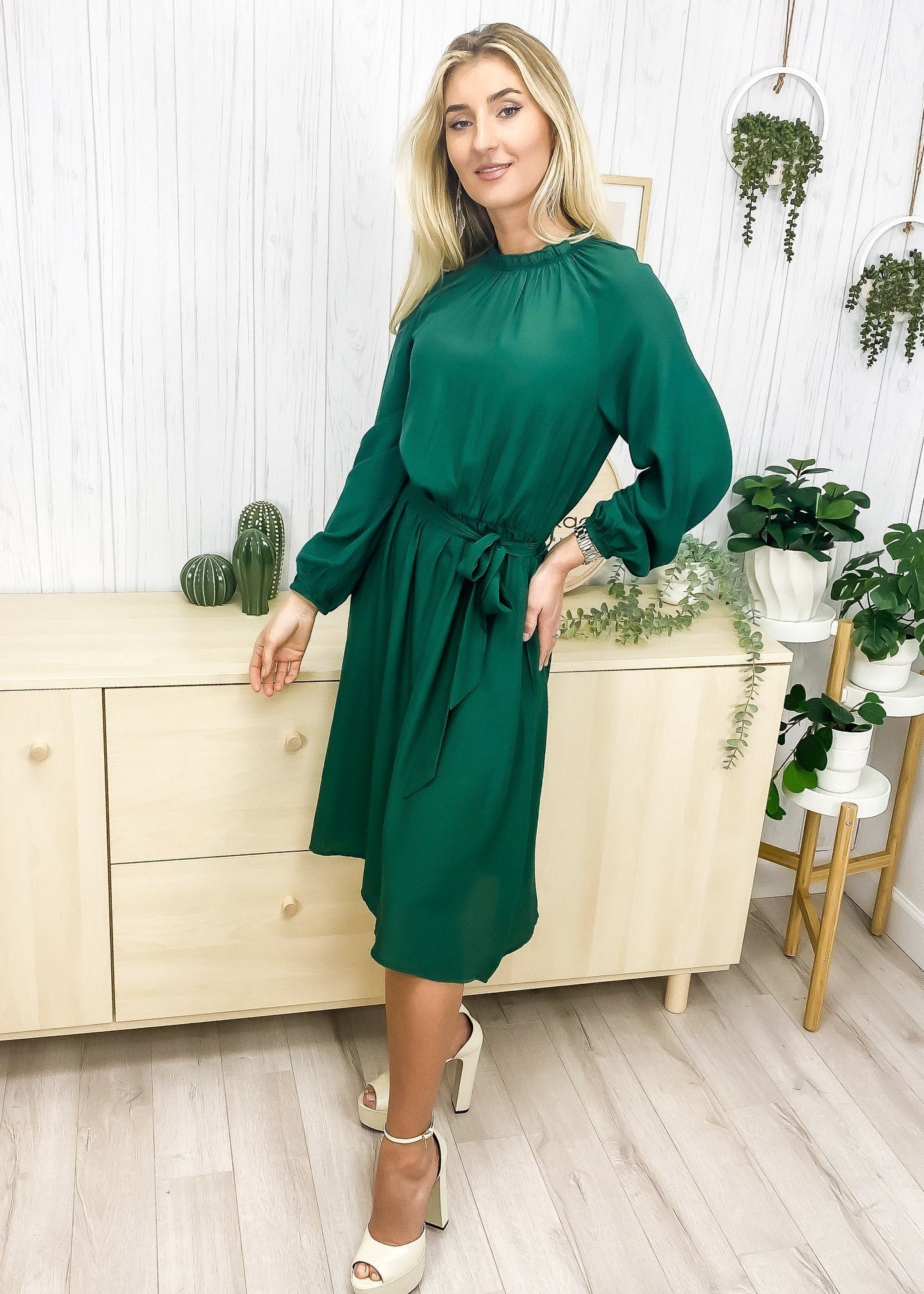Leaf Collar Midi Dress