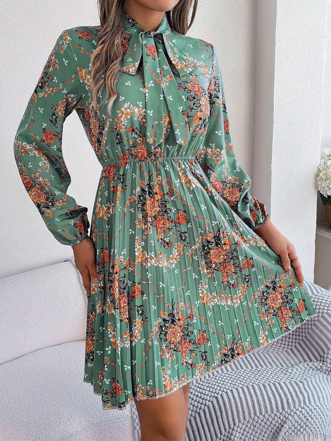 Élowen MuseTie Pleated Dress
