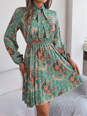 Élowen MuseTie Pleated Dress