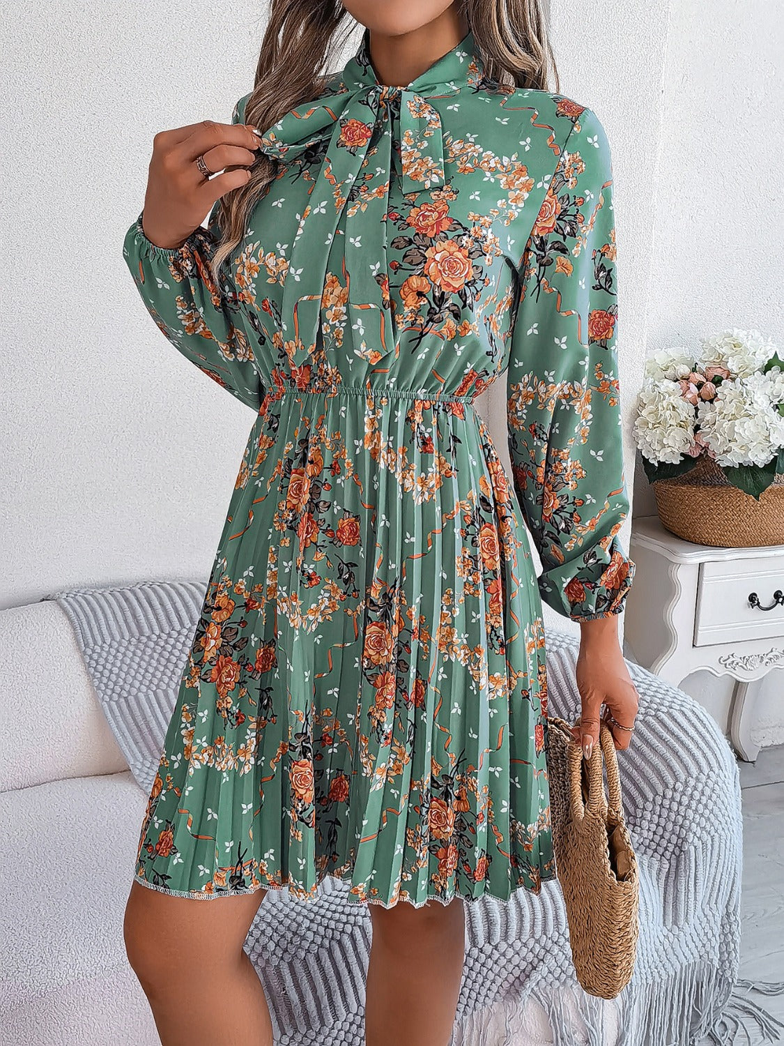 Élowen MuseTie Pleated Dress