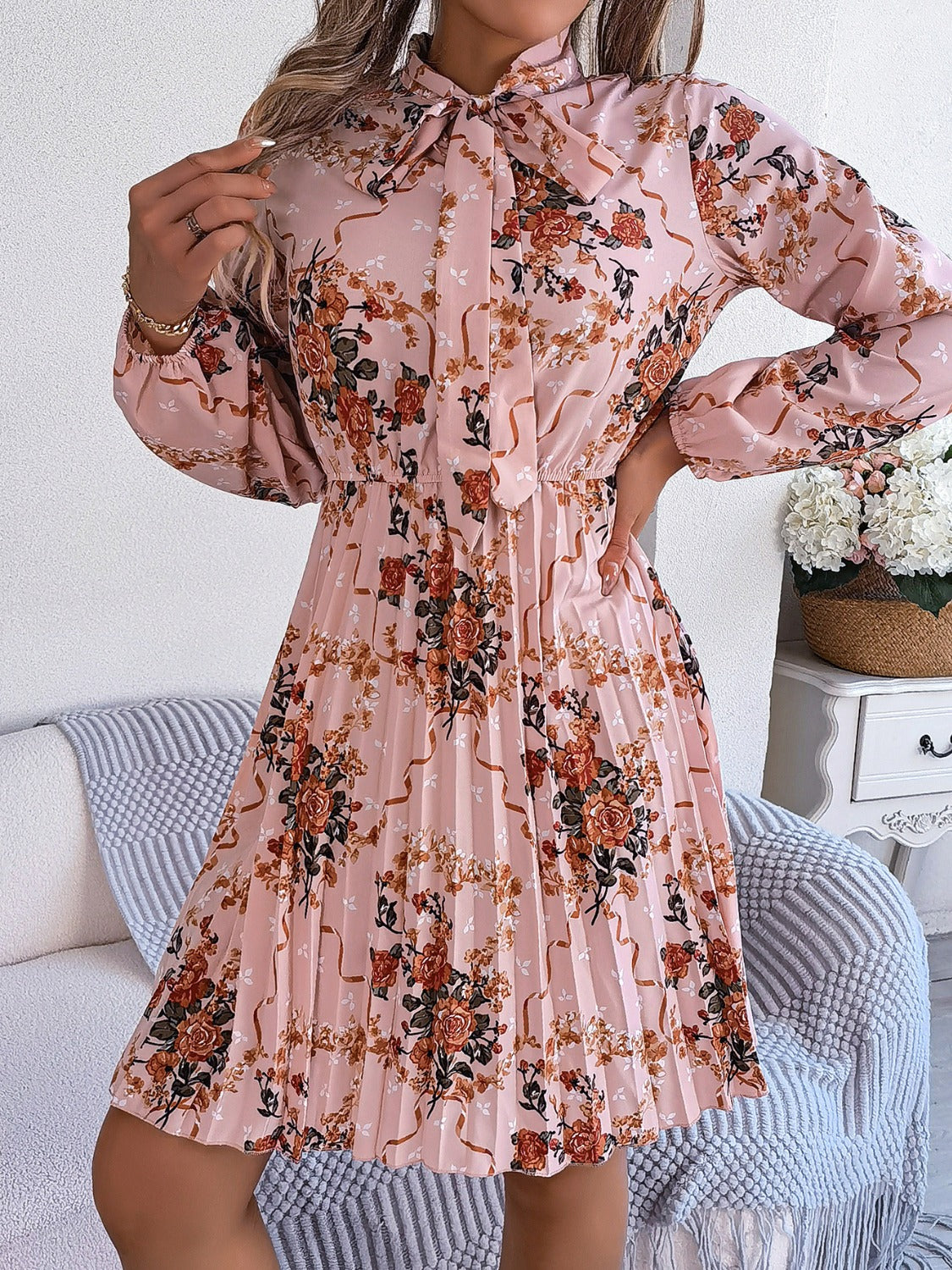 Élowen MuseTie Pleated Dress