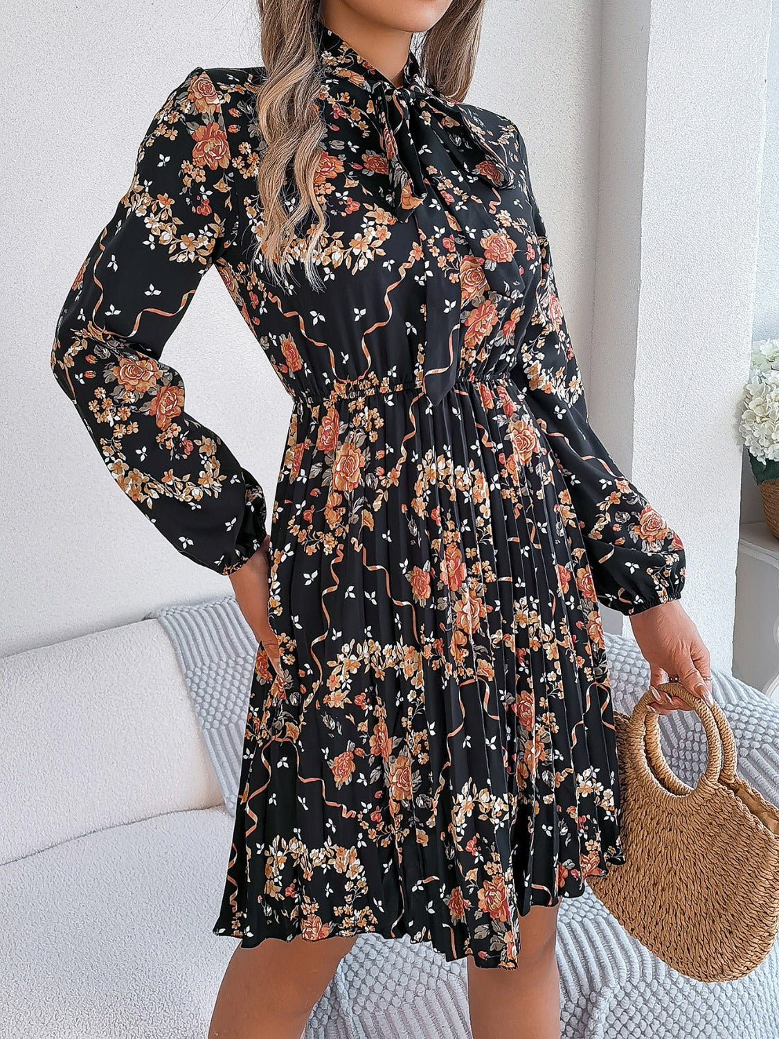 Élowen MuseTie Pleated Dress