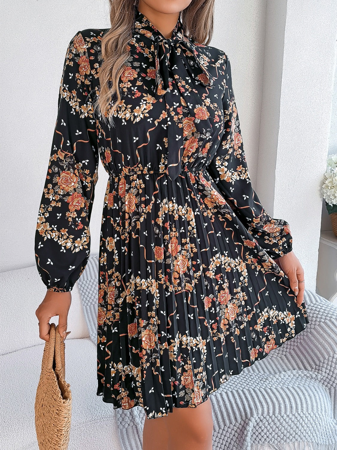 Élowen MuseTie Pleated Dress