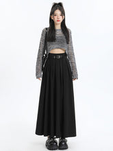 Women's A-line pleated skirt with wide hem