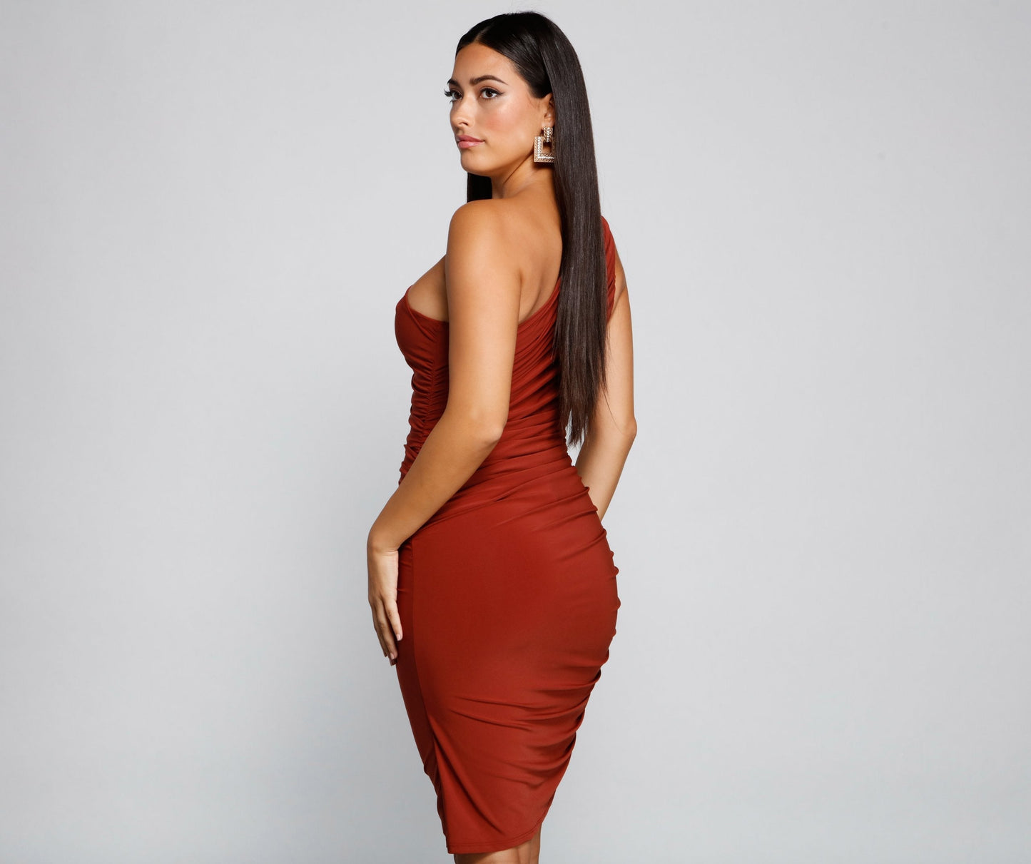 That Classic And Chic Graceful Vibe Ruched Midi Dress