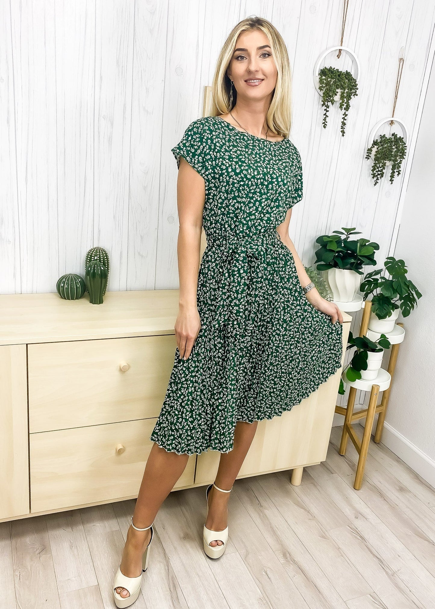 Ditsy Floral Pleated Dress