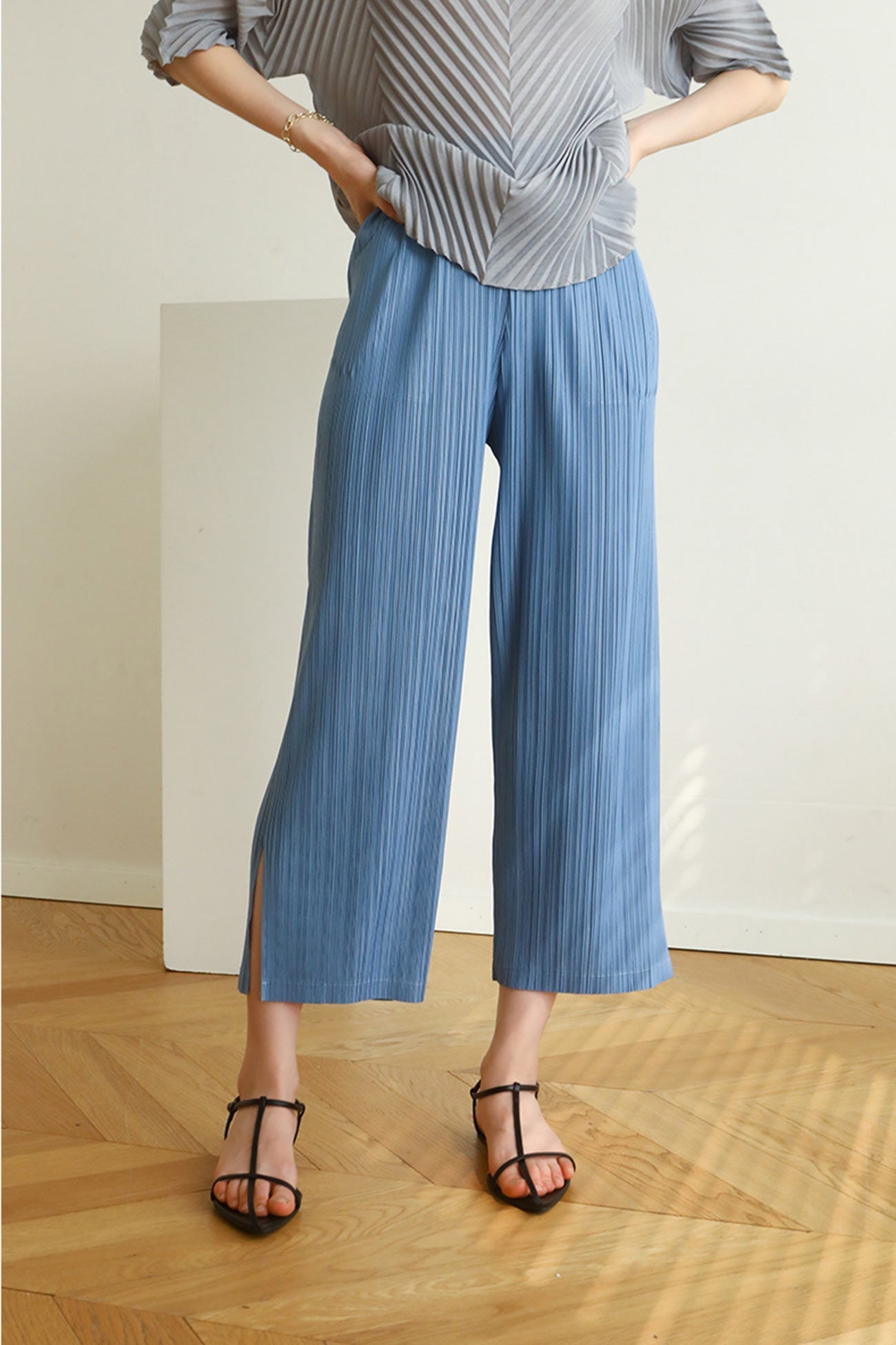 Solid Color Full Pleated Cropped Pants