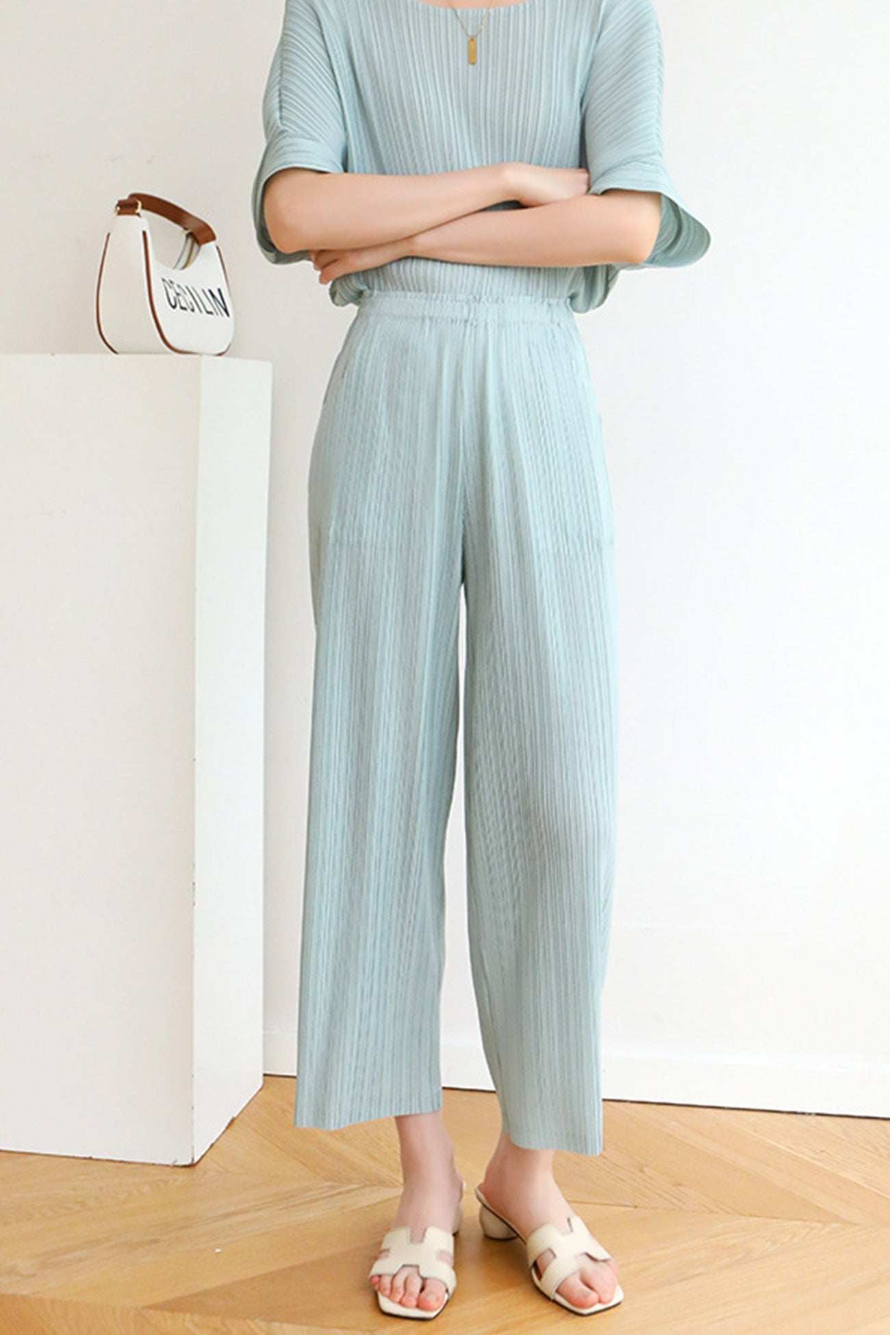 Solid Color Full Pleated Cropped Pants