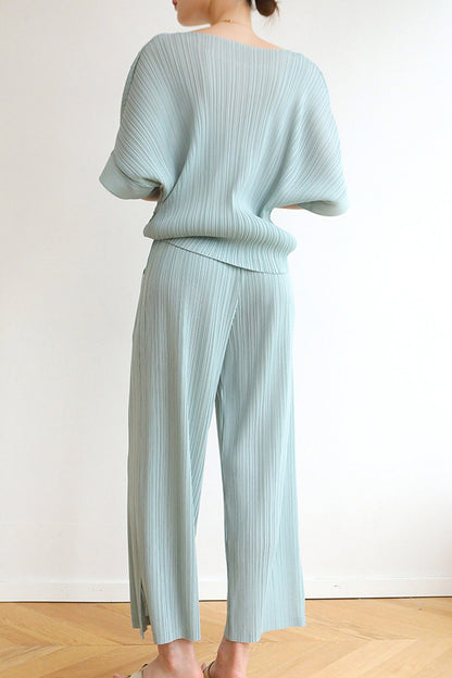 Solid Color Full Pleated Cropped Pants