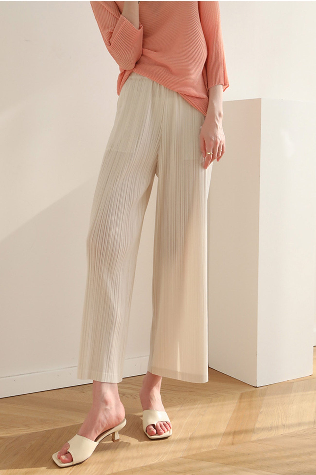 Solid Color Full Pleated Cropped Pants