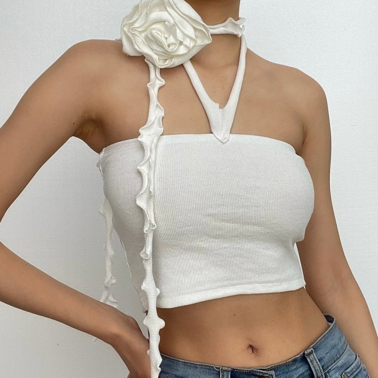 Sleeveless solid halter flower applique backless crop top